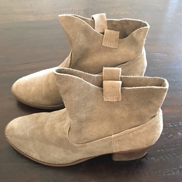 Carlos Santana Shoes - Carlos By Carlos Santana Sand Suede Boots 10M